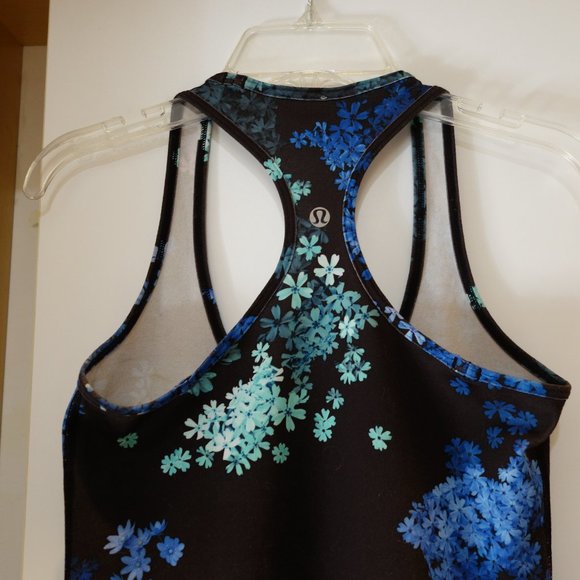 Lululemon Petal Pop tank top in black w teal, blue & pink floral print size 2-4 - Picture 5 of 12